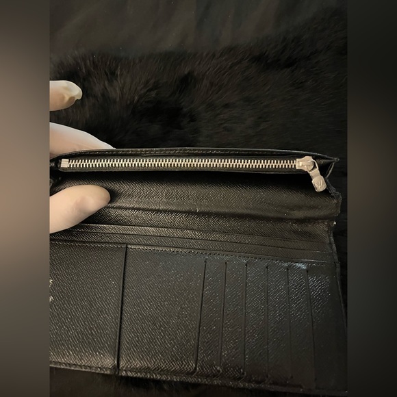 Louis Vuitton Wallet - Picture 8 of 8